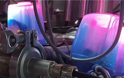 Caso de Sucesso: Como a La Cibeles (Grupo Heineken) otimizou o controle de qualidade com o LiquiSonic® Plato da SensoTech